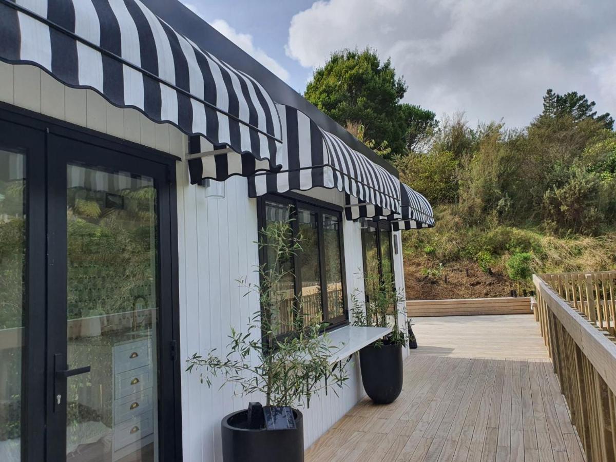 Tiny House With Greenhouse Dining Лоуэр-Хатт Экстерьер фото
